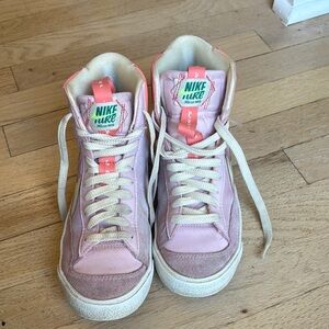 Nike Blazer Mid Pink Sneakers
